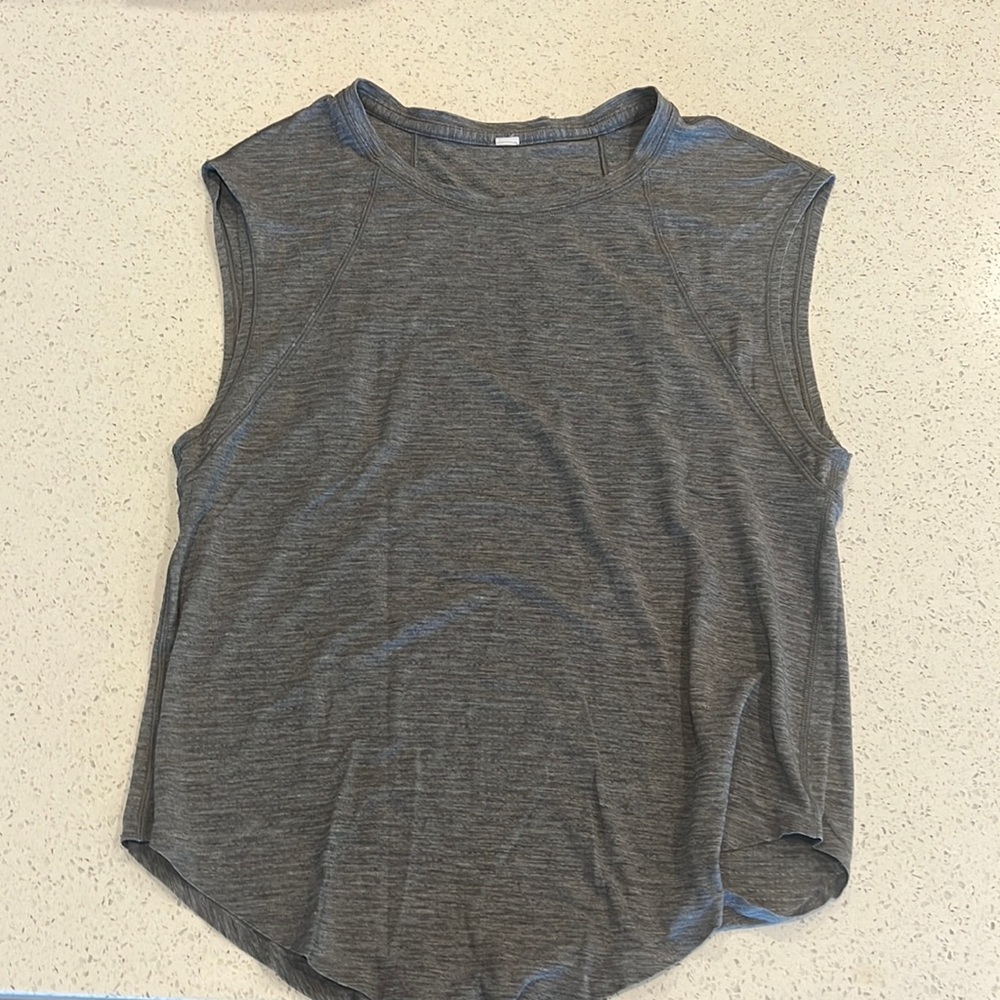 Lululemon muscle tank in grey size 4